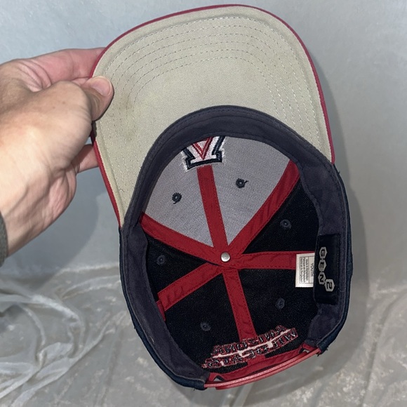 University of Arizona hat - Picture 3 of 4